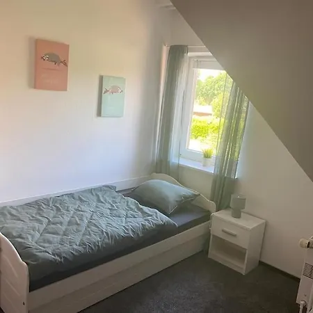 Apartamento Schoene 4-zi -fewo Nahe Ostsee Mit Tollem Garten *