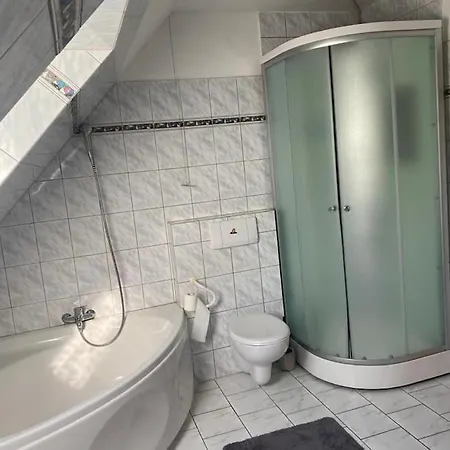 Schoene 4-zi -fewo Nahe Ostsee Mit Tollem Garten Apartamento Bendfeld