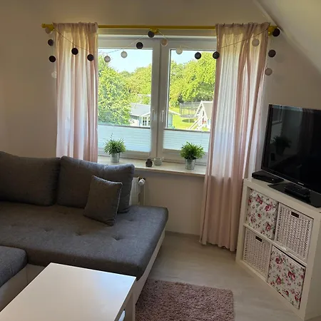 Schoene 4-zi -fewo Nahe Ostsee Mit Tollem Garten Bendfeld