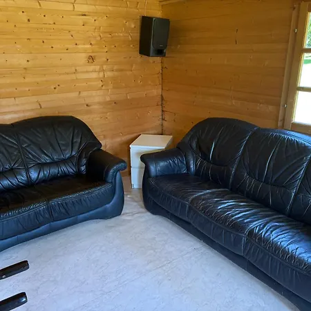 Schoene 4-zi -fewo Nahe Ostsee Mit Tollem Garten Apartment