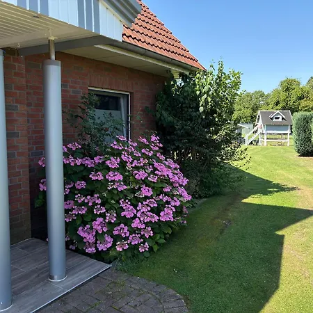 Schoene 4-zi -fewo Nahe Ostsee Mit Tollem Garten Bendfeld
