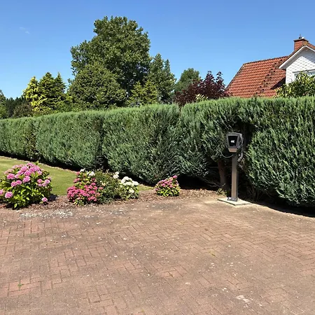 Schoene 4-zi -fewo Nahe Ostsee Mit Tollem Garten * Bendfeld