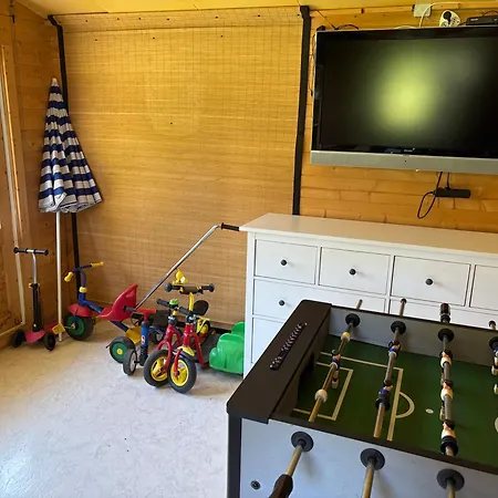 Schoene 4-zi -fewo Nahe Ostsee Mit Tollem Garten Apartment *