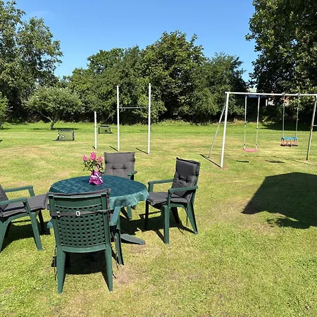 Apartment Schoene 4-zi -fewo Nahe Ostsee Mit Tollem Garten *
